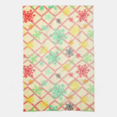 トレリス付きの黄色い背景の雪 キッチンタオル (縦)