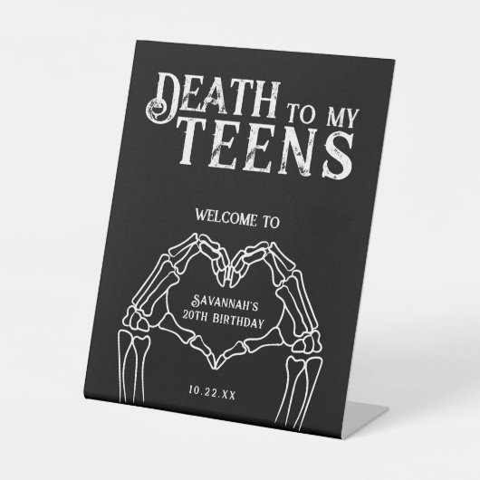 トレンディゴシックな20歳の誕生日 "ティーンズに死を" 台座サイン (正面)