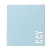 トレンディーすべてキャップ横向きモノグラムブルーパーソナライズされた ノートパッド (正面)