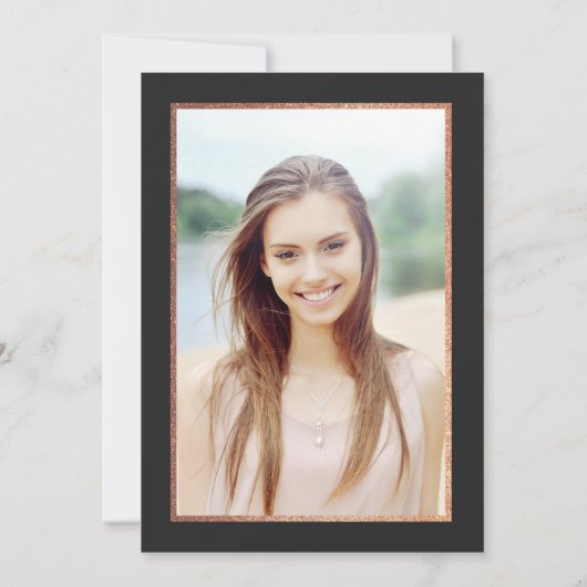 トレンディーのばら色の金ゴールドの卒業パーティーの写真の招待状 招待状 (裏面)