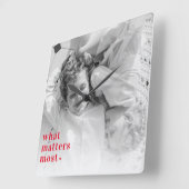 トレンディーの写真と最も重要なRedQuote前向きの内容 スクエア壁時計 (傾斜)