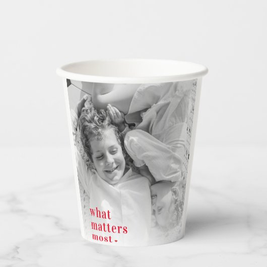 トレンディーの写真と最も重要なRedQuote前向きの内容 紙コップ (正面)