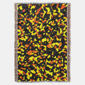 トレンディーの明るい黄色とオレンジの迷彩模様 スローブランケット (正面縦)