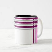 トレンディーの最高品質のマグカップと紫の裏地。 ツートーンマグカップ (正面右)