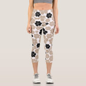 トレンディーの花の模様（トープ、白黒） カプリレギンス (正面)