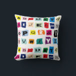 トレンディーアルファベット正方形タイル クッション<br><div class="desc">トレンディーカラフルアルファベットはクッション上の繰り返しパターンで四角を文字で表した。</div>