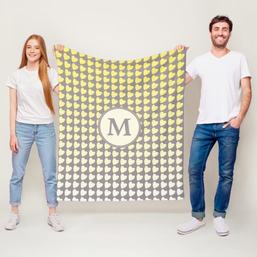 トレンディーイエローグレーハートグラデーション模様モノグラム フリースブランケット (インサイチュ)