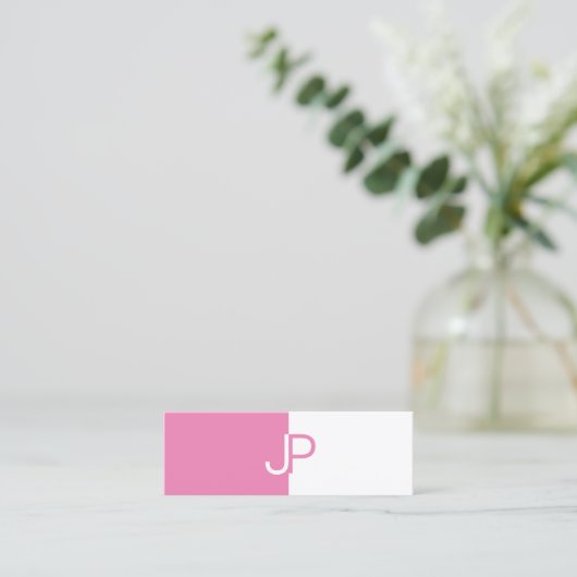 トレンディーエレガントピンク白モノグラムのテンプレート スキニー名刺 (スタンド正面)