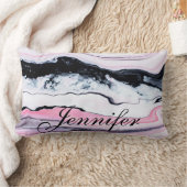 トレンディーガーリー白黒ピンク大理石名前の追加 ランバークッション (ブランケット)