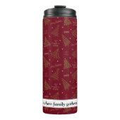 トレンディークリスマスの木々の緑の赤と引用文 タンブラー (正面)