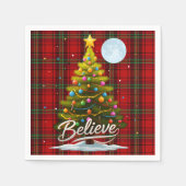 トレンディークリスマスツリーとクリスマスプレド紙 スタンダードカクテルナプキン (正面)