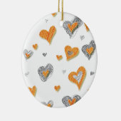 トレンディーグレーのオレンジ色のハート落書きパタンギフト セラミックオーナメント (右)