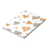 トレンディーグレーのオレンジ色のハート落書きパタンギフト ノートパッド (回転)