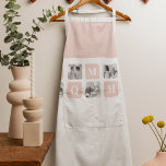 トレンディーコラージュフォト&パステルピンク最高のモマイギフト エプロン<br><div class="desc">トレンディーコラージュの写真とパステルピンクのギフトセットは、思い出を捉え、美しい方法で表示することを好むママのための完璧な贈り物になるだろう。コラージュ写真は彼女のパーソナライズされた写真の選択と共にお気に入りの、大切な瞬間の視覚的な表示素晴らしを作成することができる。ギフトセットのパステルピンク色はエレガンスとフェミニティのtouchを加え、洗練されたデザインを鑑賞する母親のための完璧なプレゼントスタイリッシュとなる。セットは、フォトフレーム、ノート、マグカップ、トートバッグなどの様々なアイテムを含み得、すべて一致するパステルピンク色スキームを含む。このギフトセットは理想的な母の日、誕生日、またはクリスマスプレゼントであり、それはあなたの人生の母が彼女の愛する人々と彼女の瞬間を再現し、表示することを可能にすお気に入りのる。トレンディーコラージュ写真とパステルピンクの配色は実用性と実用性の両方を兼ね備えスタイリッシュて、日常生活の中で機能と美学を組み合わせることを楽しむ母親にとって素晴らしは、この贈り物を選択することができる。</div>
