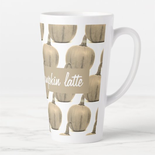 トレンディーゴールデンパンプキン私は私を愛 カフェラテマグ (右)