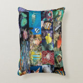 トレンディーサンゴ礁海洋生物:魚と動物 アクセントクッション (正面(垂直))