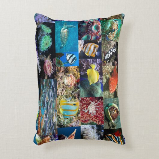 トレンディーサンゴ礁海洋生物：魚と動物 アクセントクッション (正面(垂直))