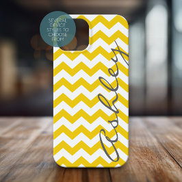 トレンディーシェブロンパターン（名前あり） – 黄色の灰色 Case-Mate iPhone 14ケース