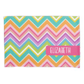 トレンディーシェブロン柄ラージネームブロックピンクグリーン 枕カバー (正面)