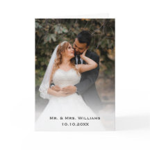 トレンディーシクラシックックの花嫁と花婿の結婚写真