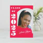 トレンディーシックなホワイトスクリプトピンク卒業パーティー 招待状 (スタンド正面)