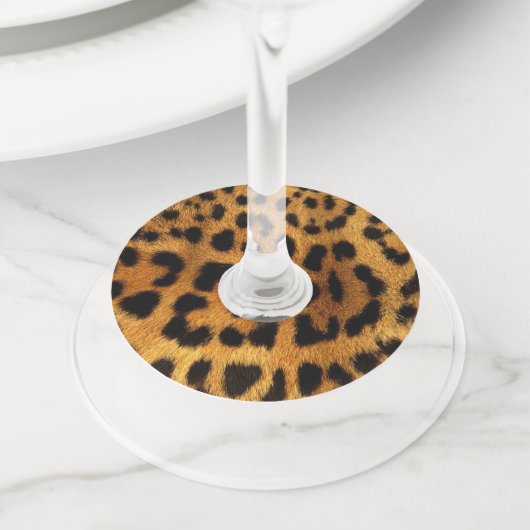 トレンディーシックな動物柄の茶色のヒョウ柄 ワイングラスタグ (クローズアップ)