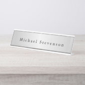 トレンディーシルバーグレイモダンプロフェッショナル デスクネームプレート (正面)