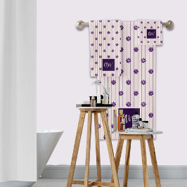 トレンディースクリプトイニシャル花赤面紫ストライプの バスタオルセット