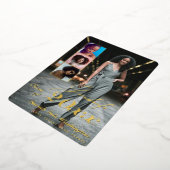 トレンディースクリプトオーバーレイ4フォトコラージュ卒業 箔招待状 (回転した状態)