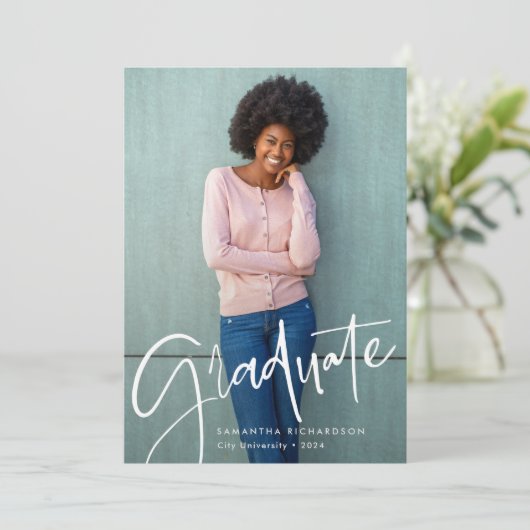 トレンディースクリプトオーバーレイ | 2つの写真の卒業 案内状 (スタンド正面)