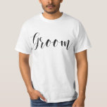 トレンディースクリプトタイポグラフィグルーム Tシャツ<br><div class="desc">トレンディーとシックブライダルパーティデザイン。</div>