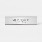 トレンディースタイリッシュミニマモダンリストのシルバーグレー デスクネームプレート (正面)