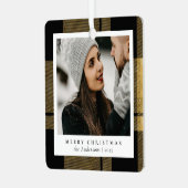 トレンディースタイリッシュ金ゴールドプレイドクリスマスカップルの写真 メタルオーナメント (正面左)