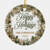 トレンディーセージグリーンフェイク金ゴールドハッピーホリデイズファミリー セラミックオーナメント (正面)