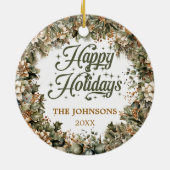 トレンディーセージグリーンフェイク金ゴールドハッピーホリデイズファミリー セラミックオーナメント (裏面)
