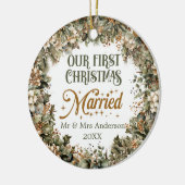トレンディーセージフェイクグリーン金ゴールド私たちの初めてのクリスマス セラミックオーナメント (左)