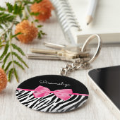 トレンディーゼブラプリントシックなホットピンクボウと名前 キーホルダー (側面)