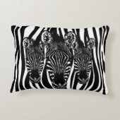 トレンディーゼブラヘルドオンゼブラプリント アクセントクッション (裏面)