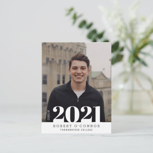 トレンディータイポグラフィの写真の卒業招待状 ポストカード (スタンド正面)