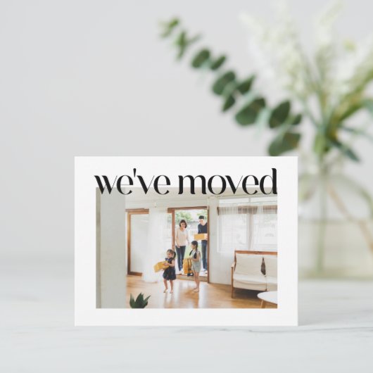 トレンディータイポグラフィカスタム写真我々は新しい家を移動 ポストカード (スタンド正面)