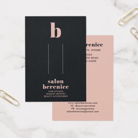 トレンディータイポグラフィ赤面ブラックヘアクリップ表示 (オフィス)