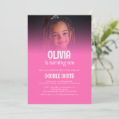 トレンディーダブルデジット写真ホットピンク10パーティー 招待状 (スタンド正面)