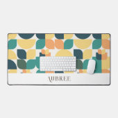 トレンディーティール（緑がかった色）と黄色の幾何学的パターン デスクマット (キーボード&マウス)