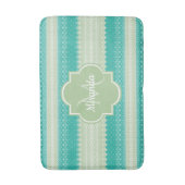 トレンディーティール（緑がかった色）ネオミントグリーンニットパターンアンドネーム バスマット (正面縦)