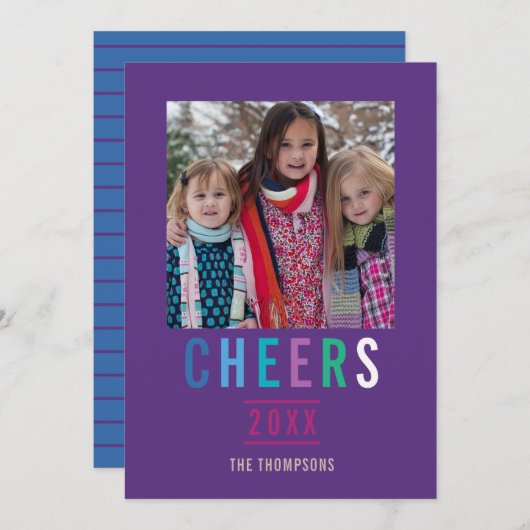 トレンディーハッピーホリデーズファミリーグリーティングフォト カード (正面/裏面)