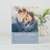 トレンディーパステルダスティブルーカラーシンプルシック写真 セーブザデート (スタンド正面)