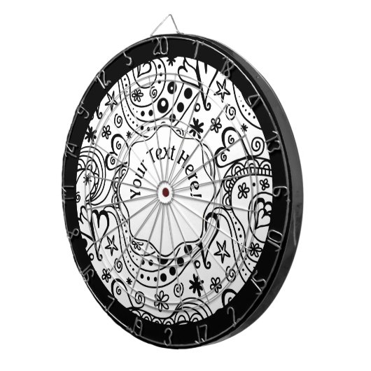 トレンディーパーソナライズされたハートとラブドードルパターン ダーツボード (正面右)