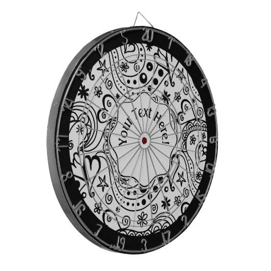 トレンディーパーソナライズされたハートとラブドードルパターン ダーツボード (正面左)