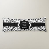 トレンディーパーソナライズされたハートとラブドードルパターン ボディピロー (裏面)