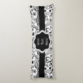 トレンディーパーソナライズされたハートとラブドードルパターン ボディピロー (裏面 (縦))